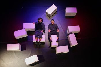Les Boxeurs: Boîtes Blanches