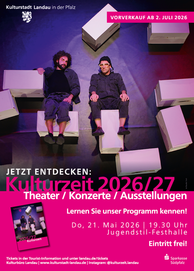 Infostand des städtischen Kulturbüros auf dem Landauer Rathausplatz