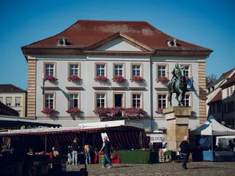 Wochenmarkt auf dem Landauer Rathausplatz
