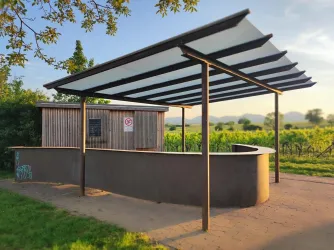 Ausschank an der Pergola in Nußdorf