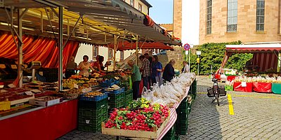 Wochenmarkt in Annweiler am Trifels