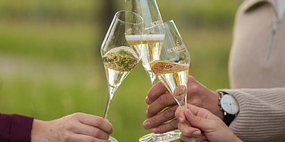 Langer Donnerstag im Wein- und Sekthaus Schreieck